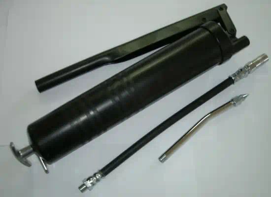 77650 — Шприц плунжерный 500 гр. PROFFI под тубу Сервис ключ 77650 СЕРВИС КЛЮЧ